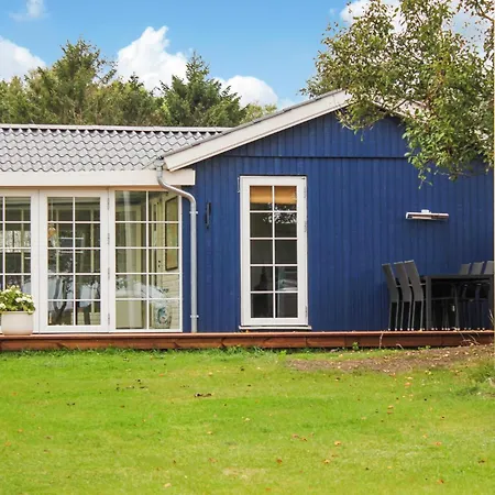 3 Bedroom Beautiful In Thyholm