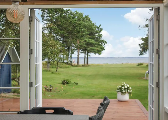 Holiday home 3 Bedroom Beautiful In Thyholm
